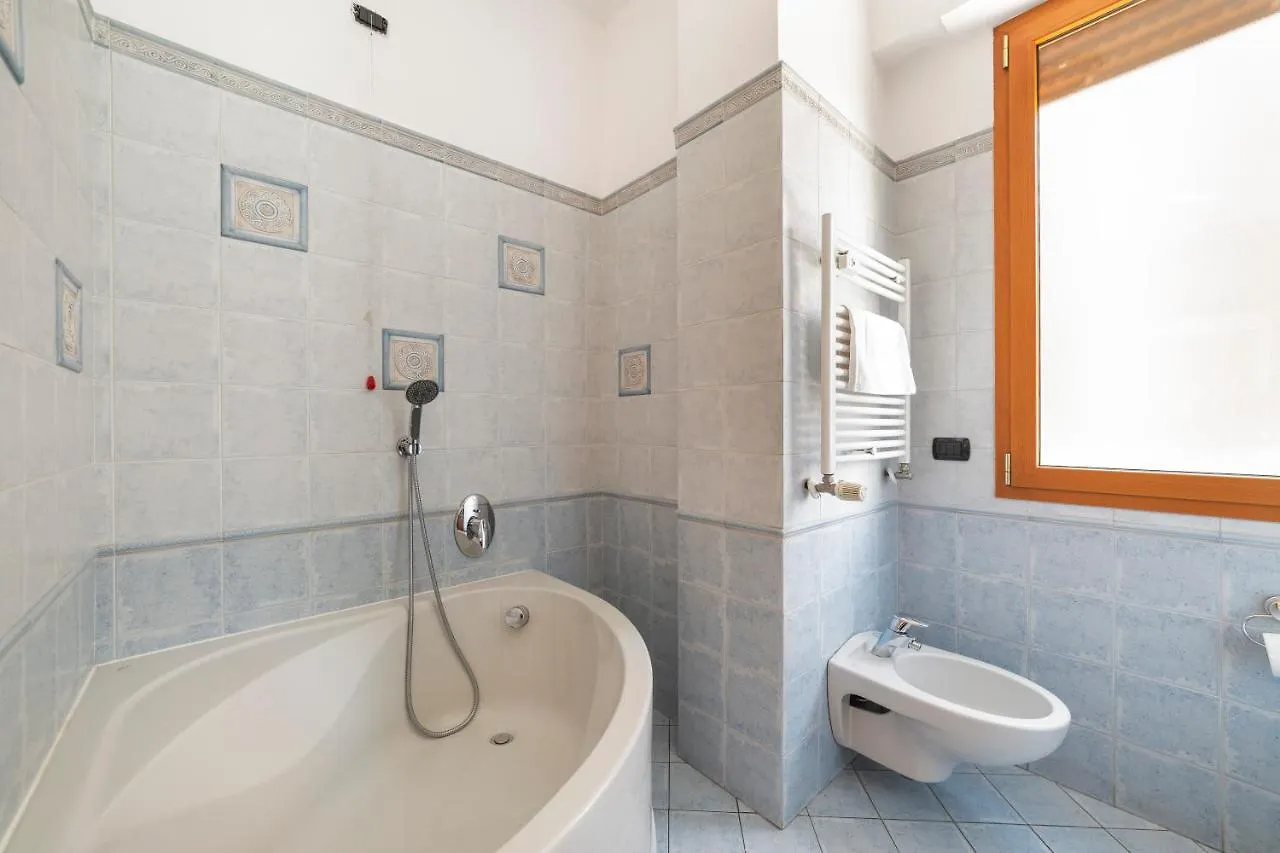 Cenisio M5 Lovely Apartment - With Balcony! Milan
