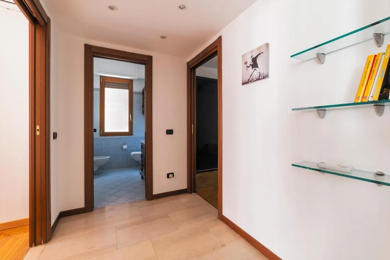 Cenisio M5 Lovely Apartment - With Balcony! Milan