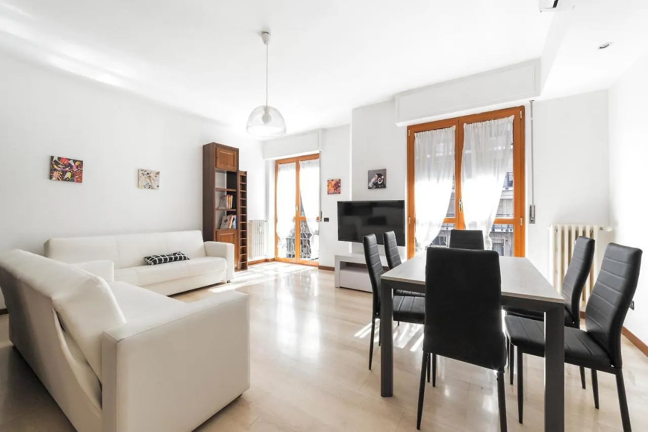 Cenisio M5 Lovely Apartment - With Balcony! Milan