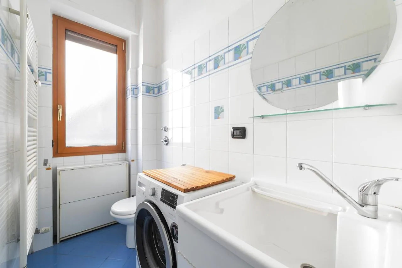 Cenisio M5 Lovely Apartment - With Balcony! Milan