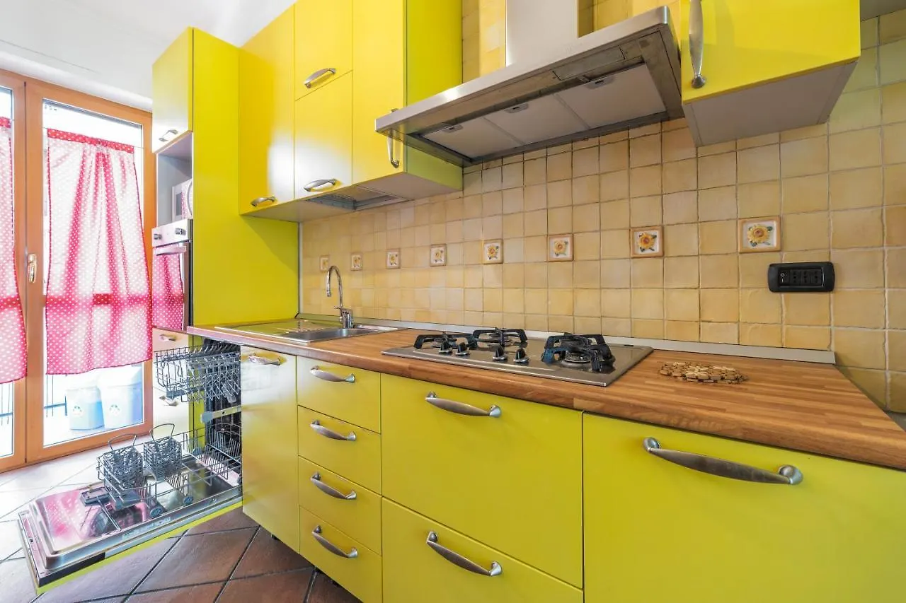 Cenisio M5 Lovely Apartment - With Balcony! Milan 0*,  Italy