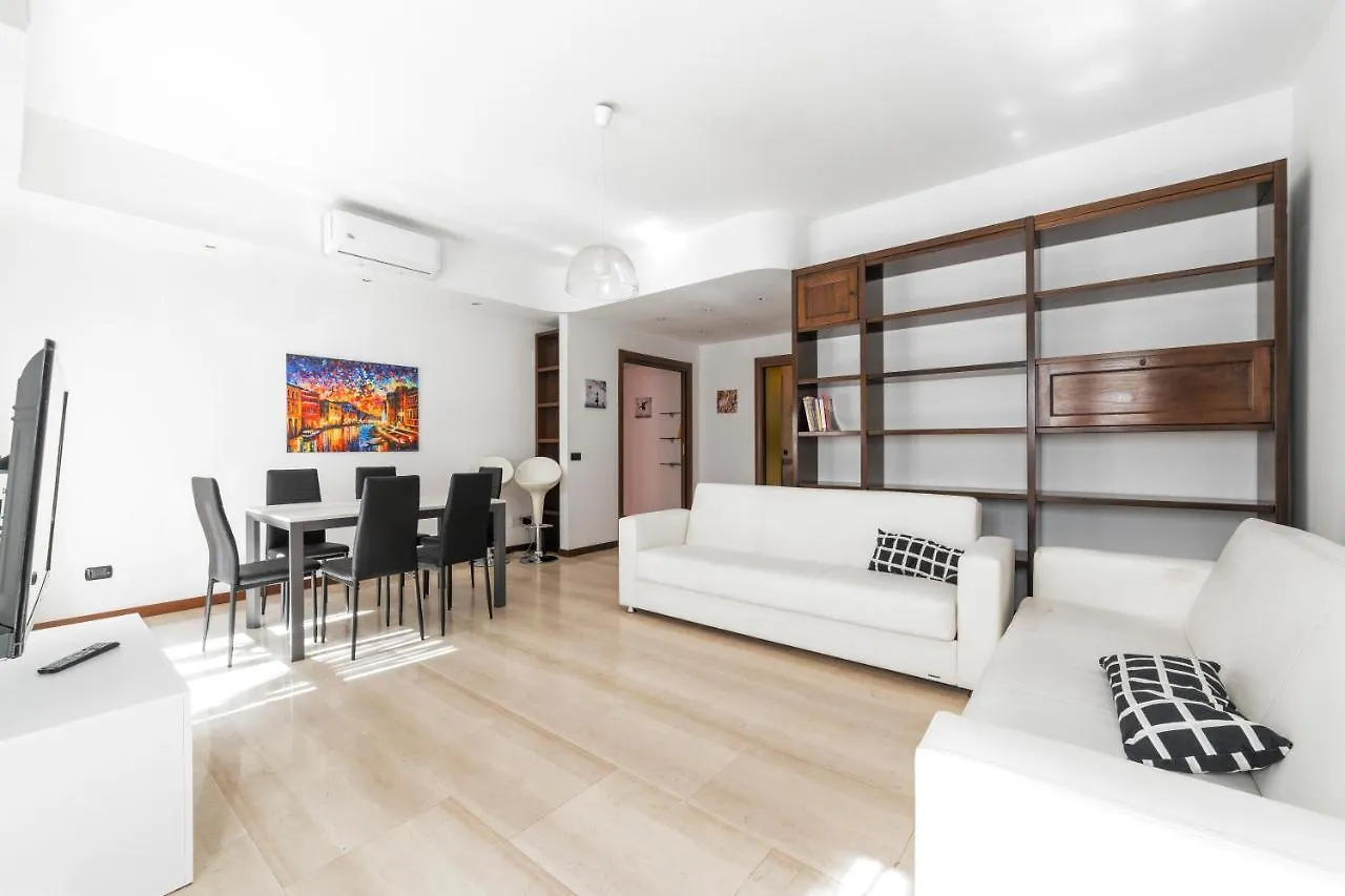 Cenisio M5 Lovely Apartment - With Balcony! Милан 0*,